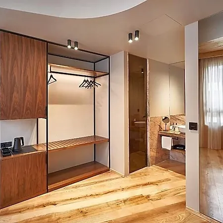 酒店 The Log By Piamonte 4*