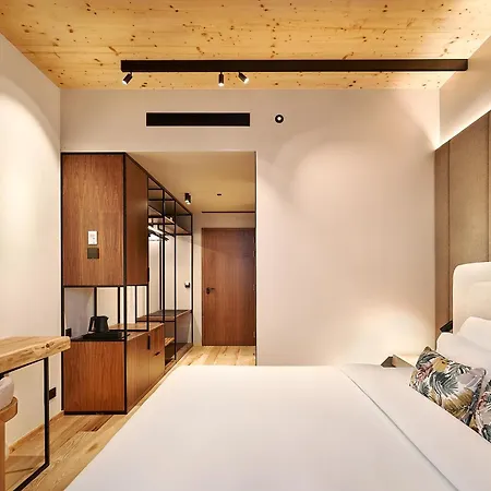 The Log By Piamonte Porto